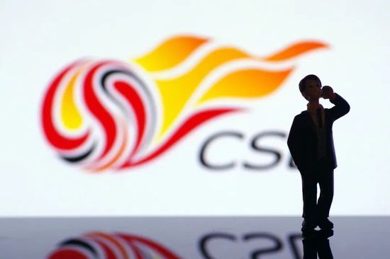 杜海清急不可耐的说：那就想想办法，把锁弄开吧。